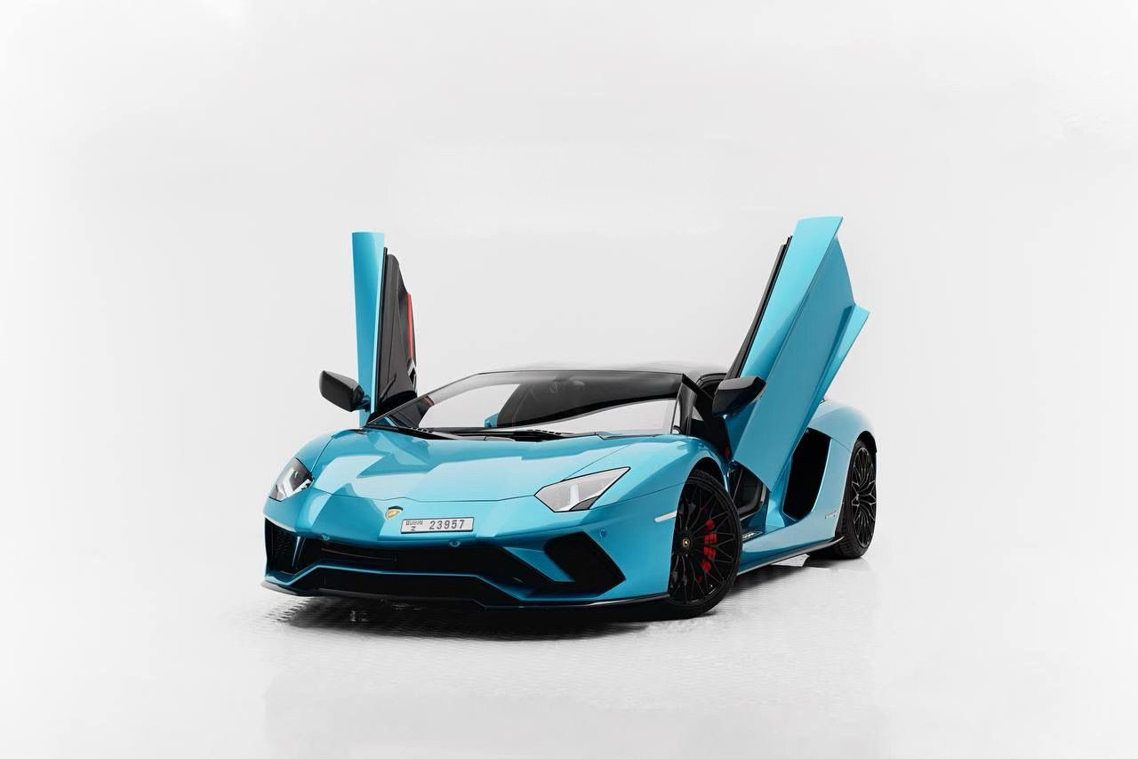 Lamborghini Aventador S Roadster Blue