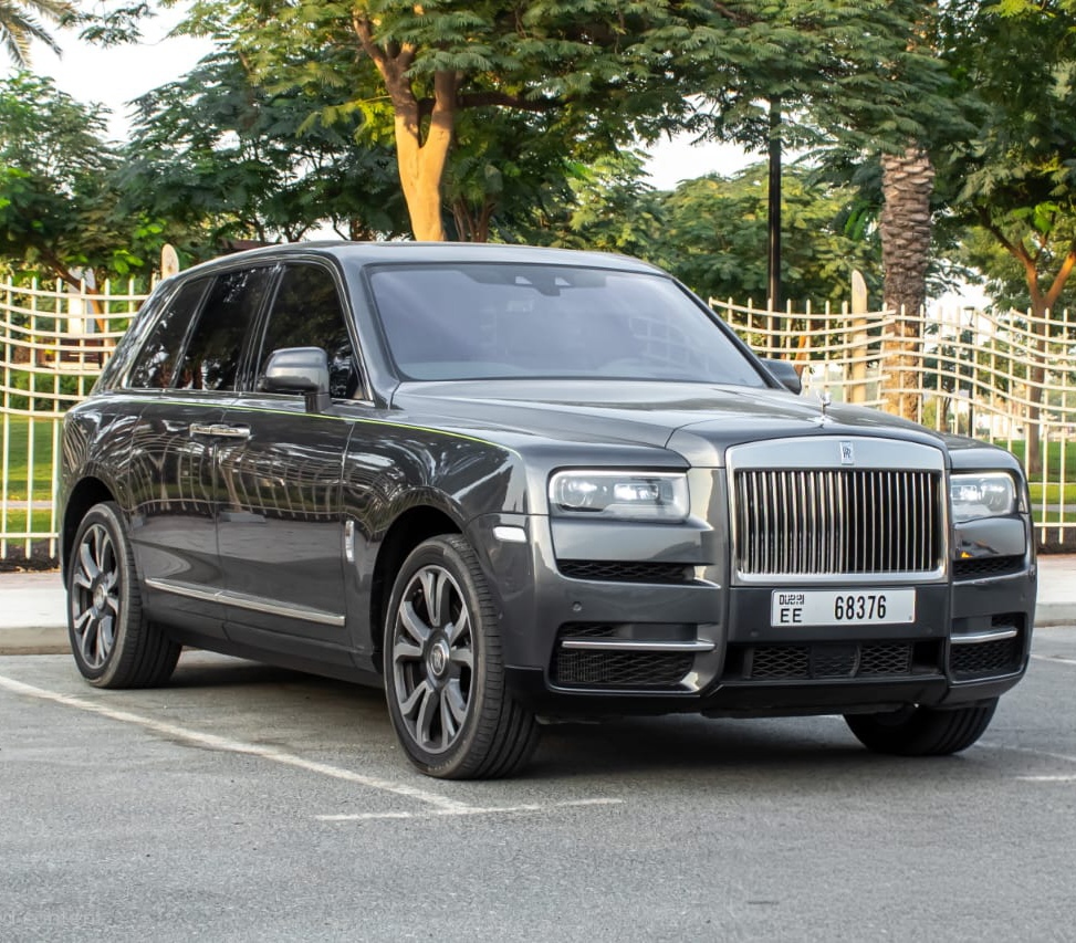 Cheapest Rolls Royce Cullinan Grey  2023 Hire dubai