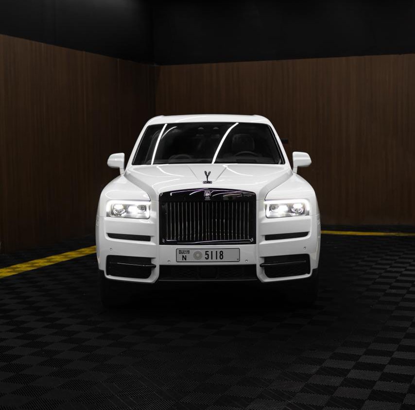Rolls-Royce Cullinan BlackBadge White  2024 Hire dubai