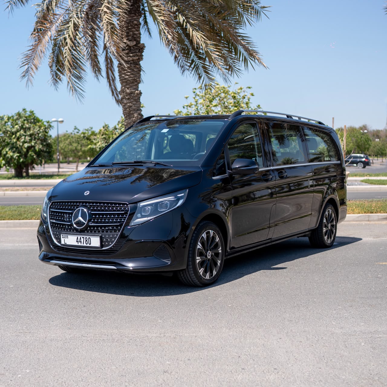 rent mercedes v300 7 seaters dubai  2024 Hire dubai
