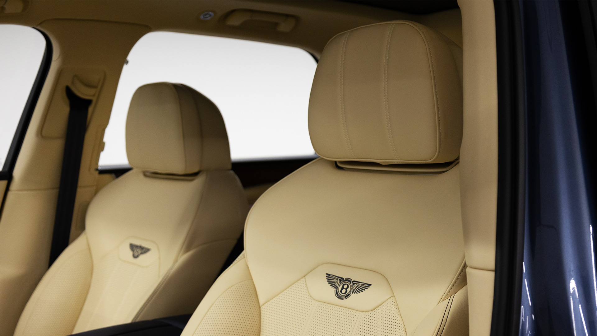 Rent Bentley Bentayga BLUE 2024 in Dubai , UAE 