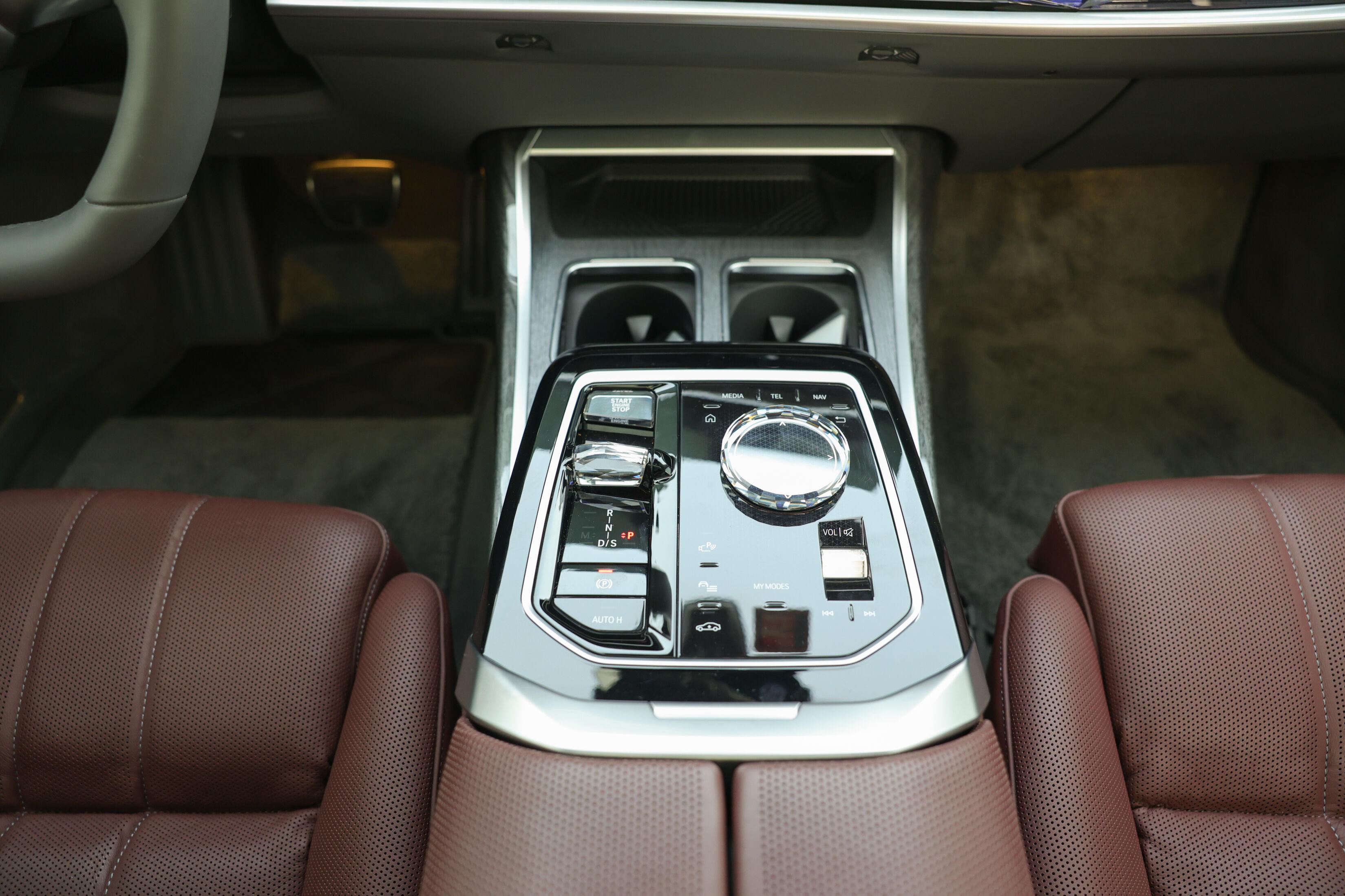 Rent Bmw Series 7 BLACK 2023 in Dubai , UAE 