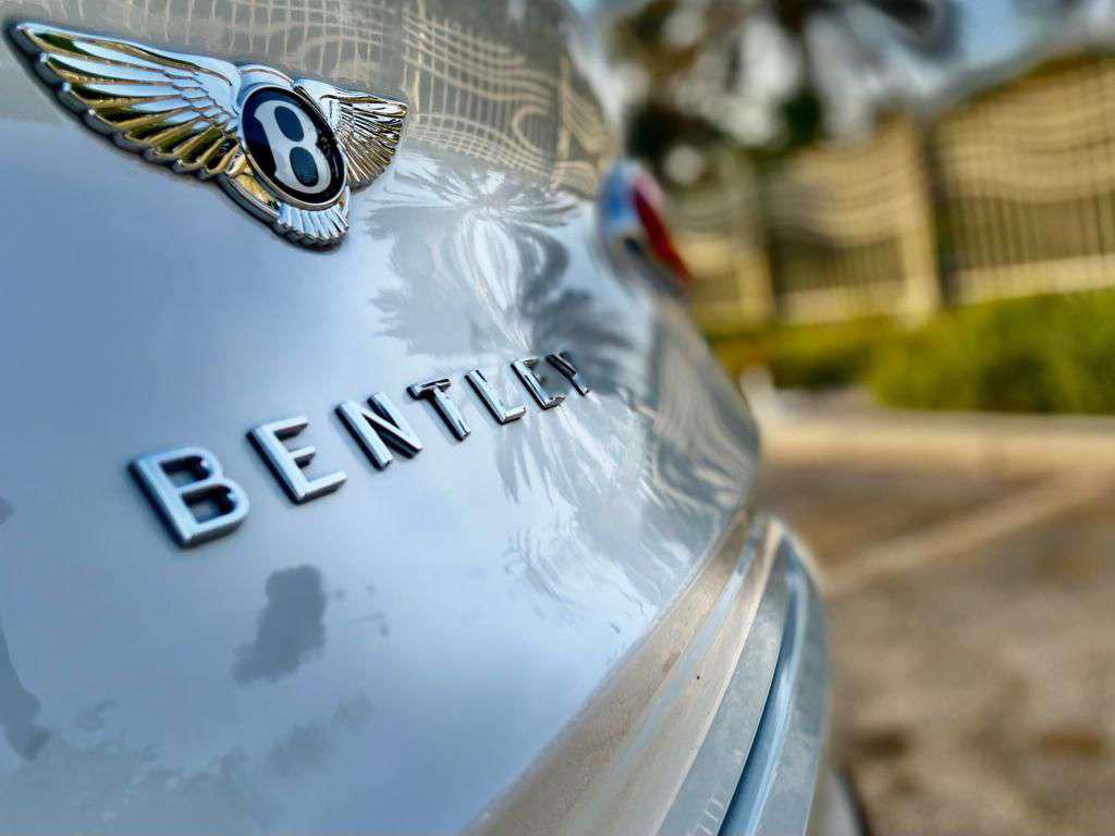 Rent Bentley Bentayga WHITE 2022 in Dubai , UAE 