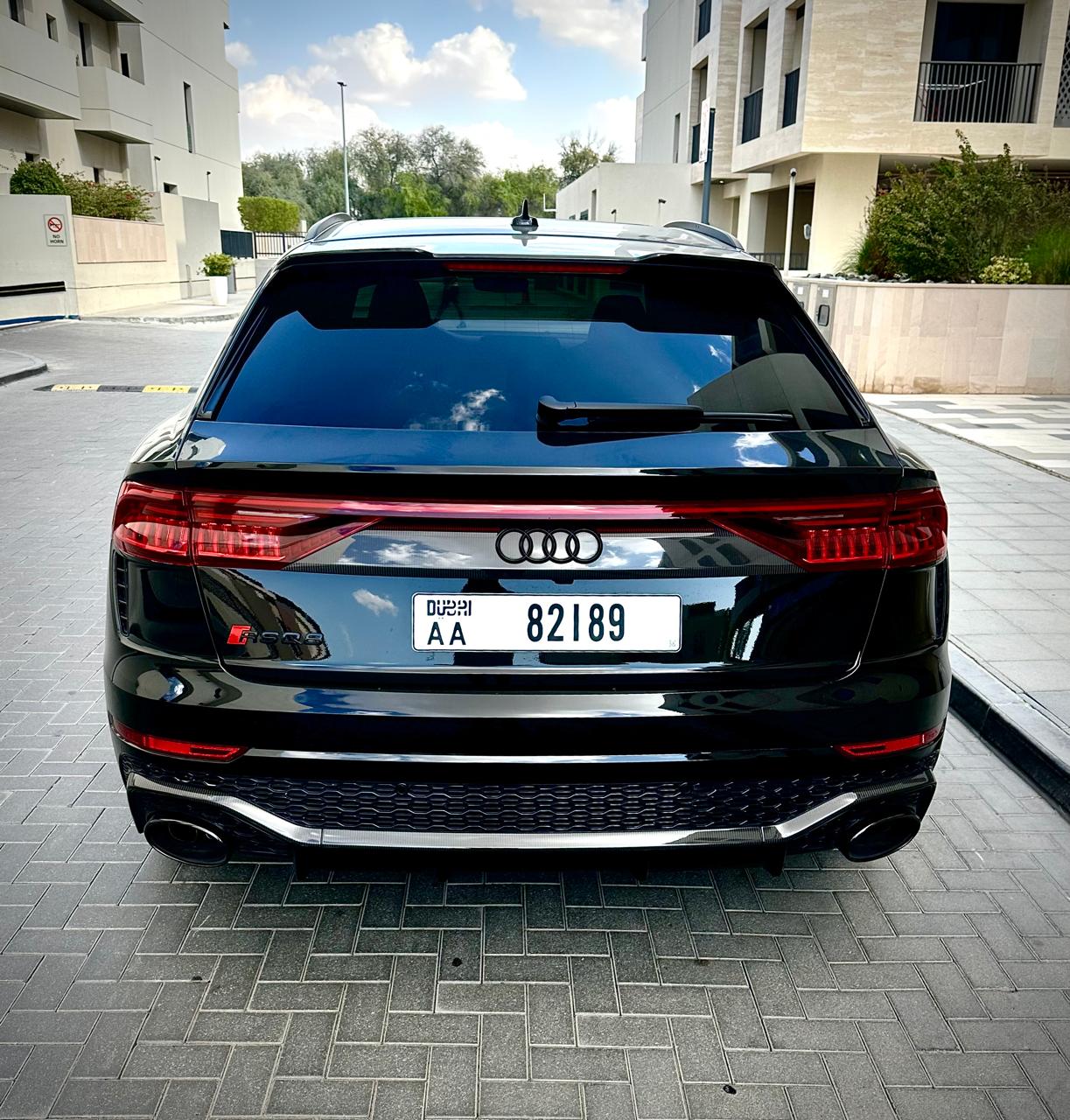 Rent Audi Rsq8 BLACK 2023 in Dubai , UAE 
