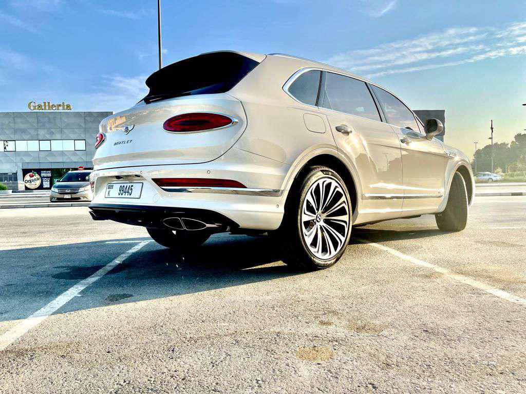 Rent Bentley Bentayga WHITE 2022 in Dubai , UAE 