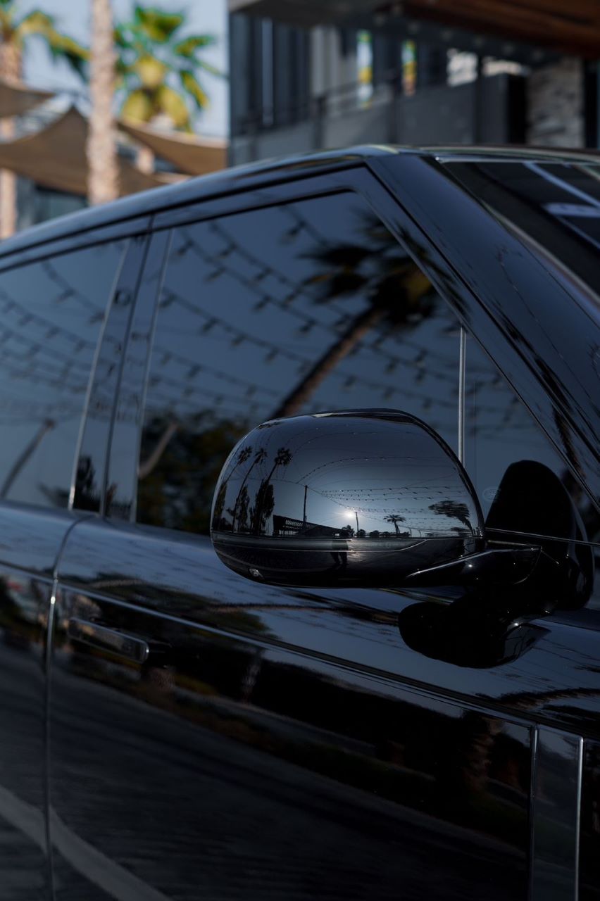 Rent Range-Rover Vogue BLACK 2023 in Dubai , UAE 
