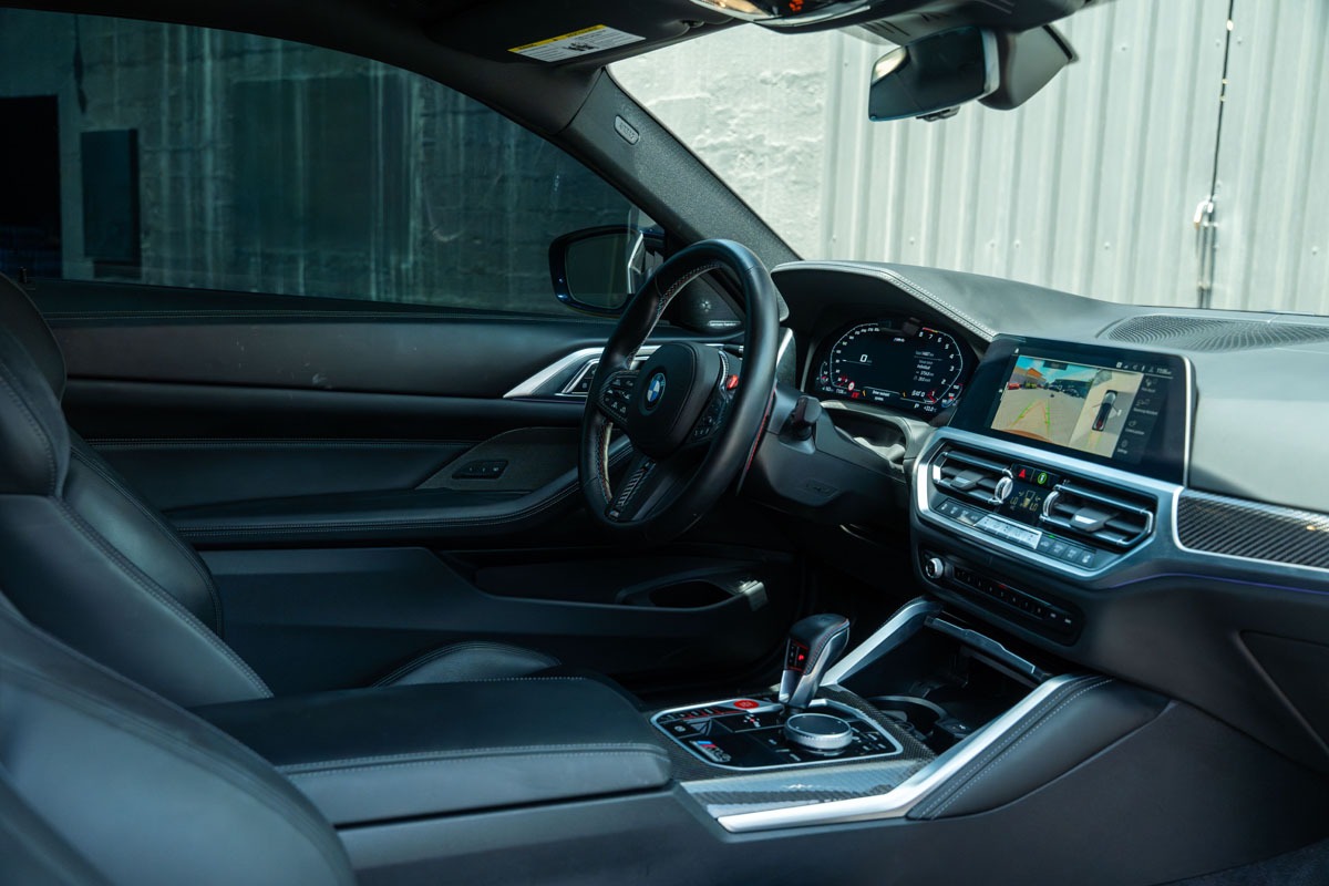 Rent Bmw Series m GOLDEN 2022 in Dubai , UAE 