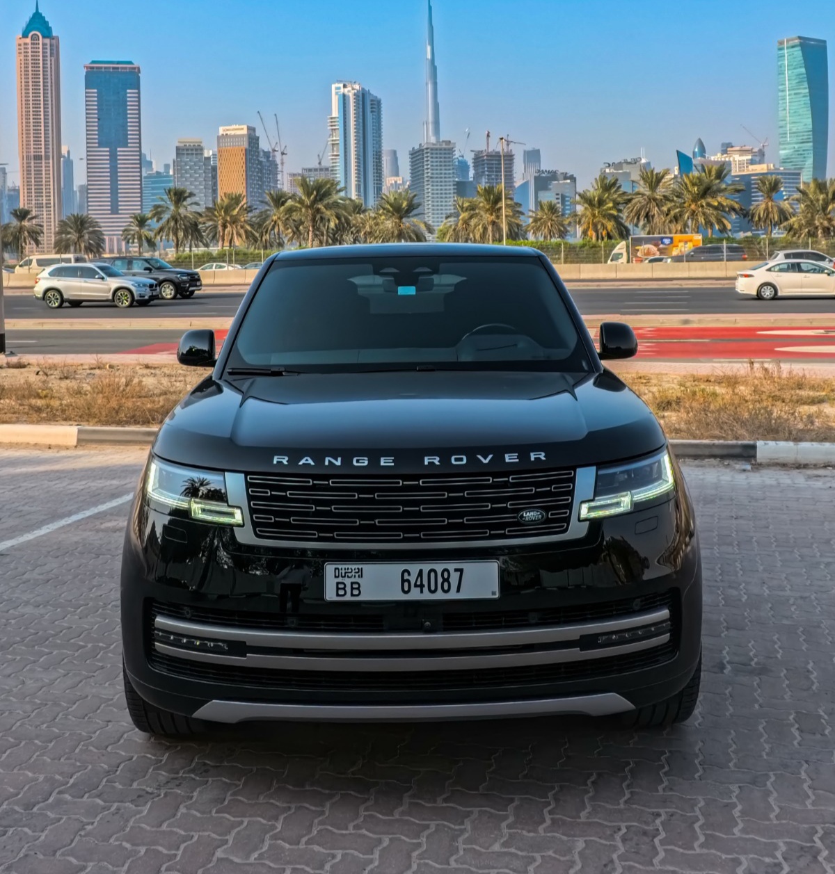 Rent Range-Rover Vogue BLACK 2024 in Dubai , UAE 