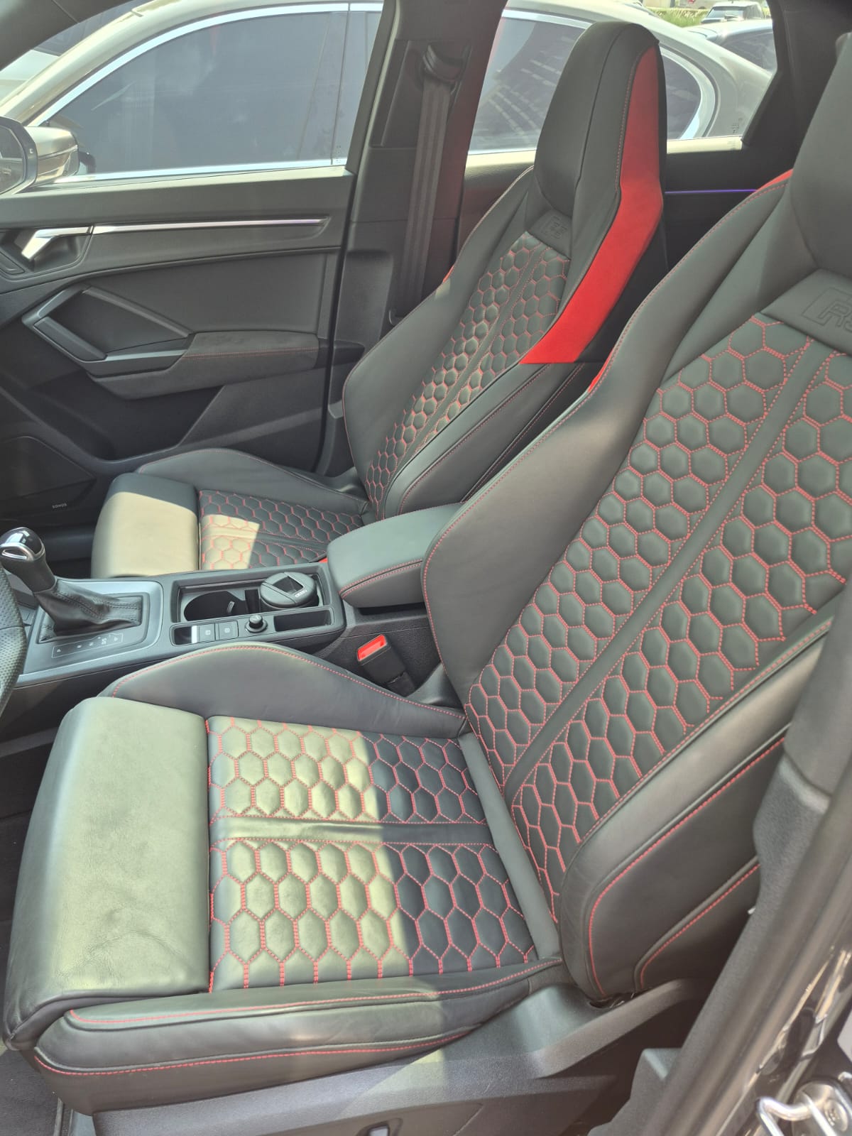 Rent Audi Rsq8 BLACK 2024 in Dubai , UAE 