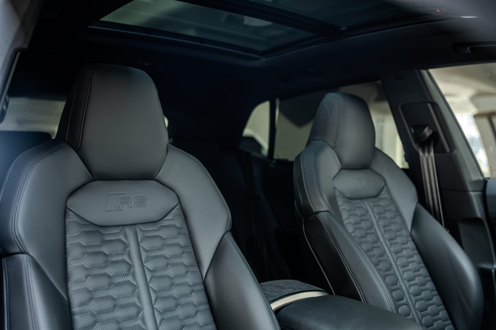 Rent Audi Rsq8 BLACK 2026 in Dubai , UAE 