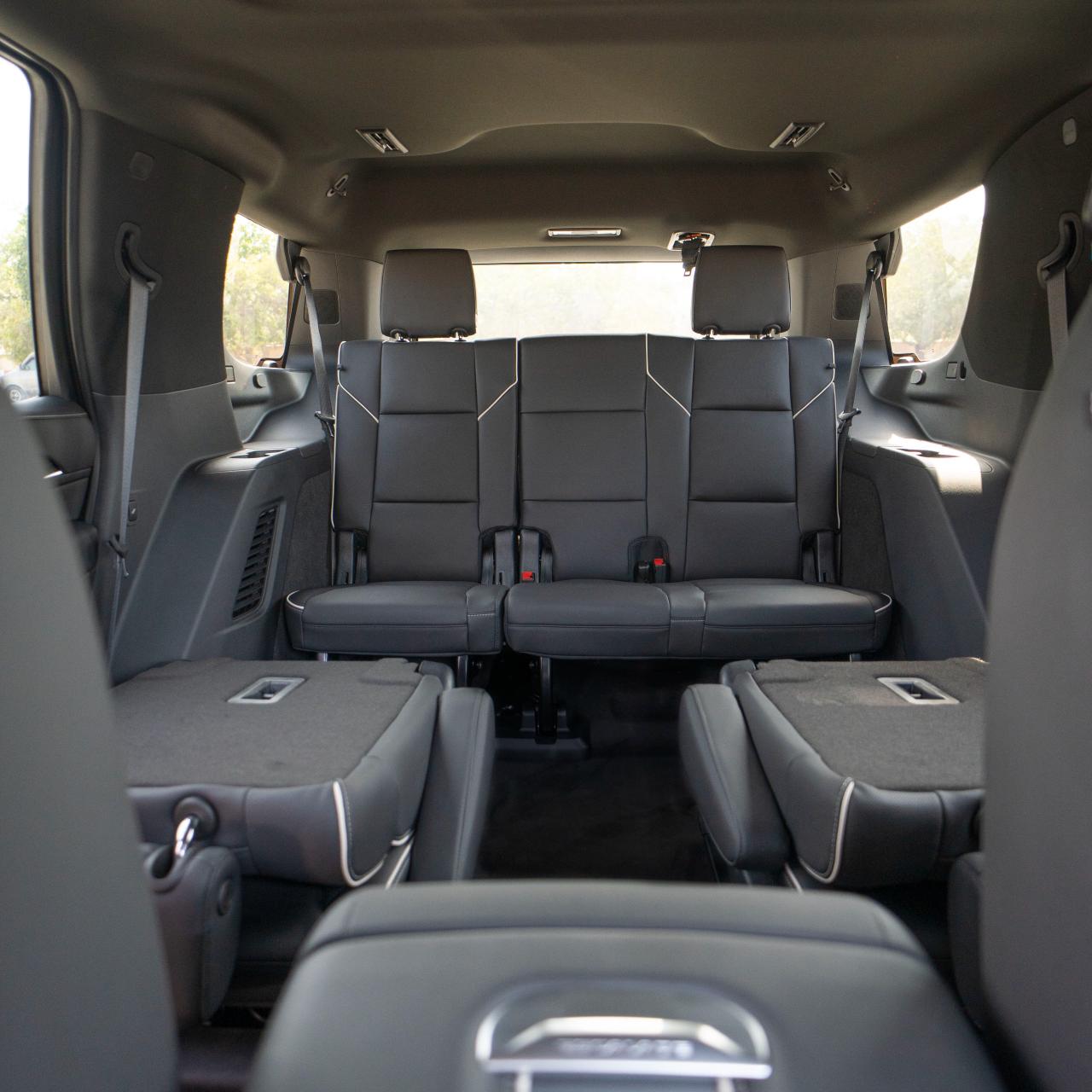 Rent Escalade WHITE 2025 with chauffeur in Dubai , UAE 