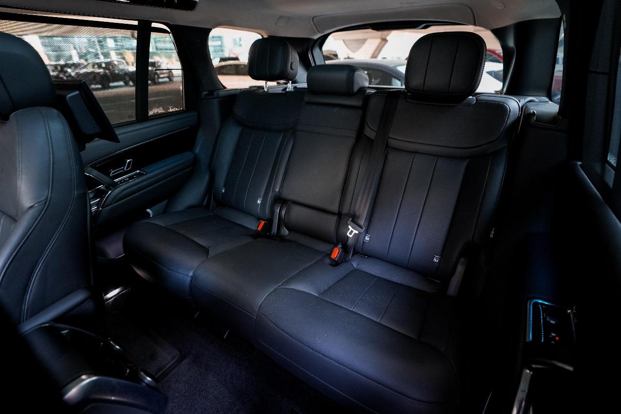 Rent Range-Rover Vogue BLACK 2024 in Dubai , UAE 