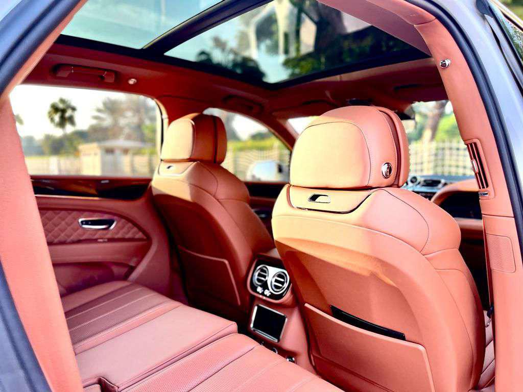 Rent Bentley Bentayga WHITE 2022 in Dubai , UAE 