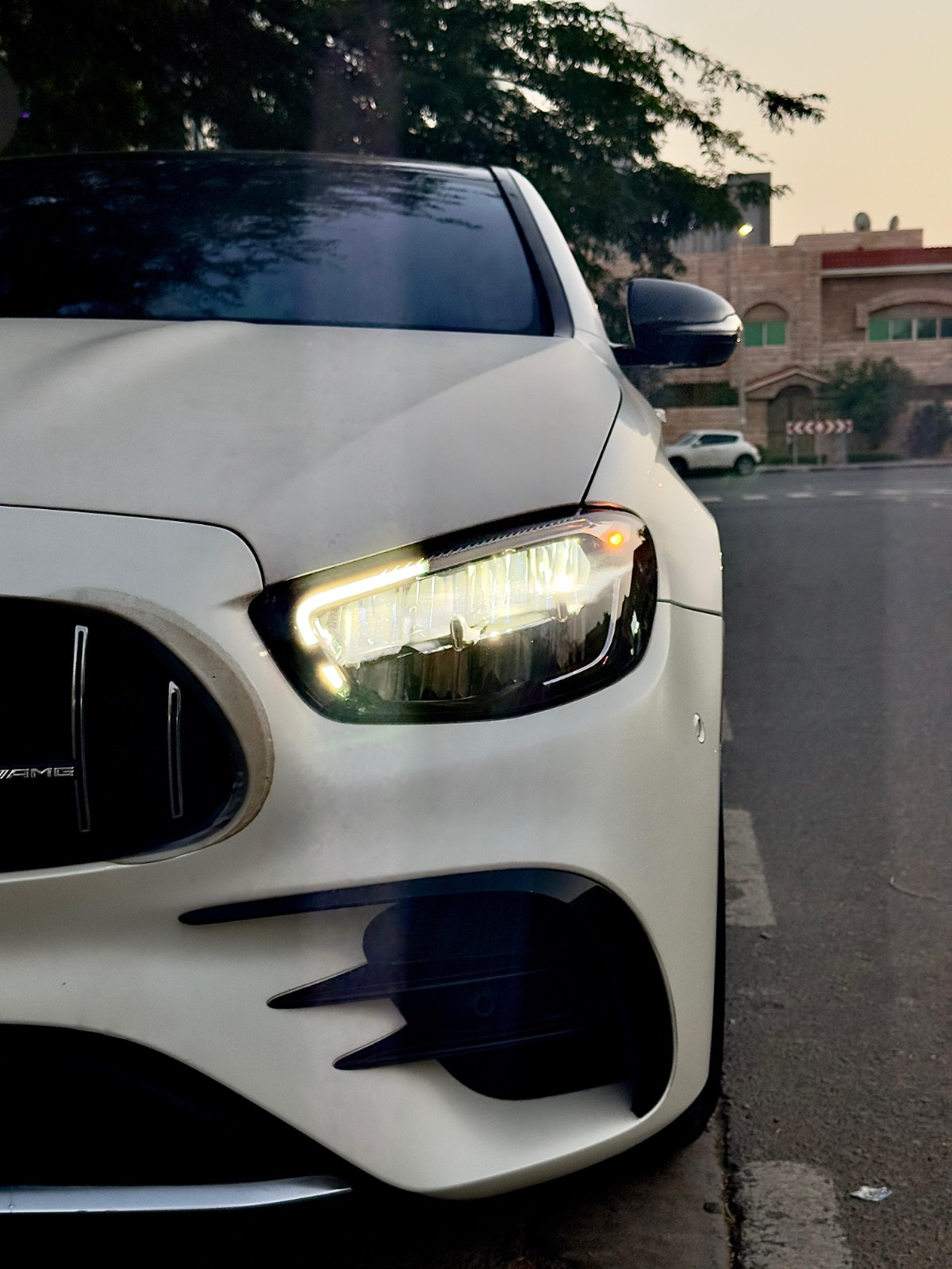 Rent E-class WHITE 2022 with chauffeur in Dubai , UAE 