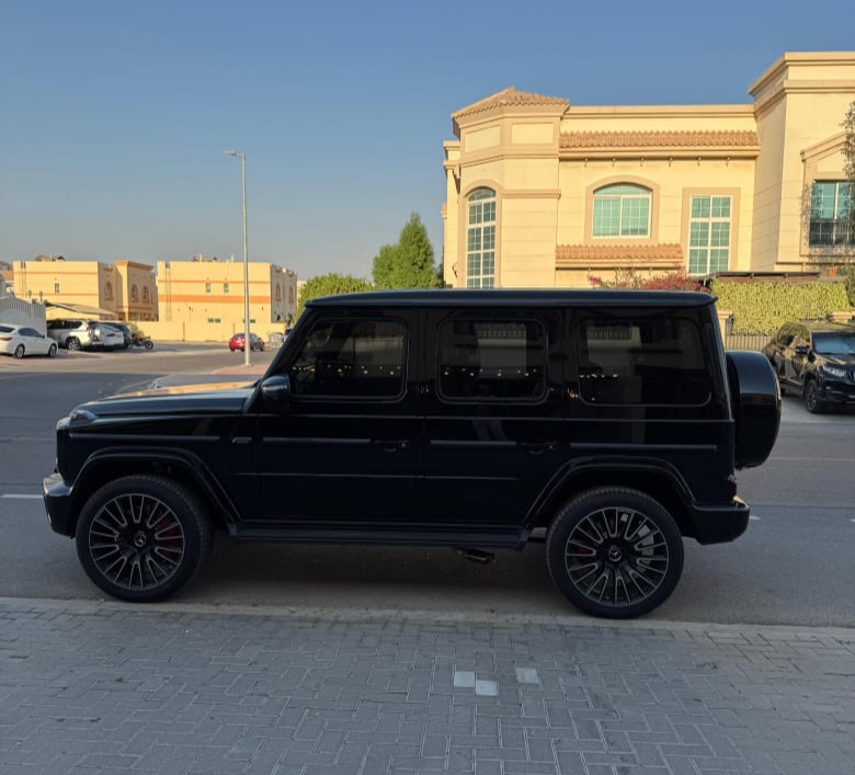 Rent G-class BLACK 2025 with chauffeur in Dubai , UAE 
