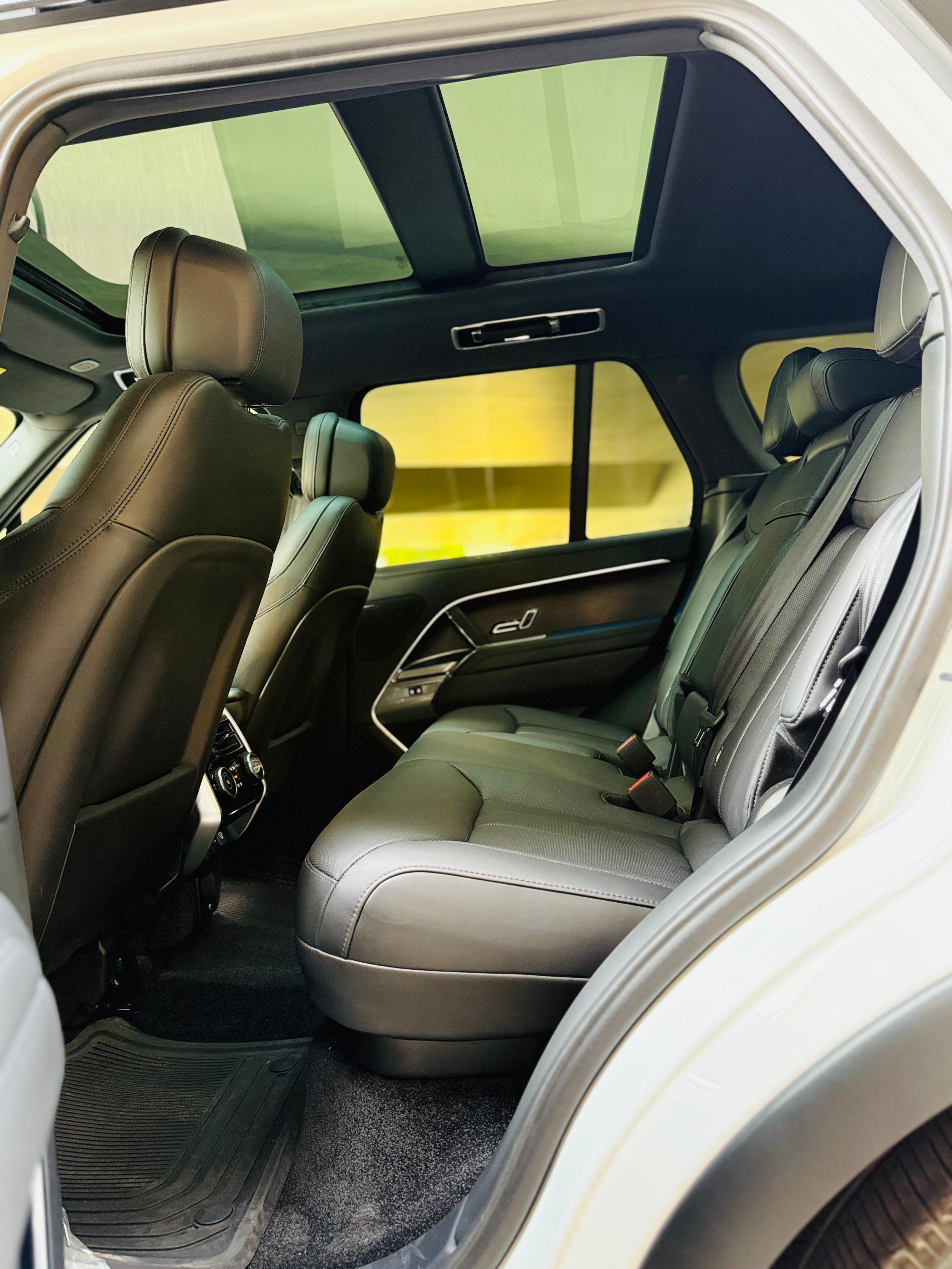 Rent Range-Rover Vogue WHITE 2025 in Dubai , UAE 