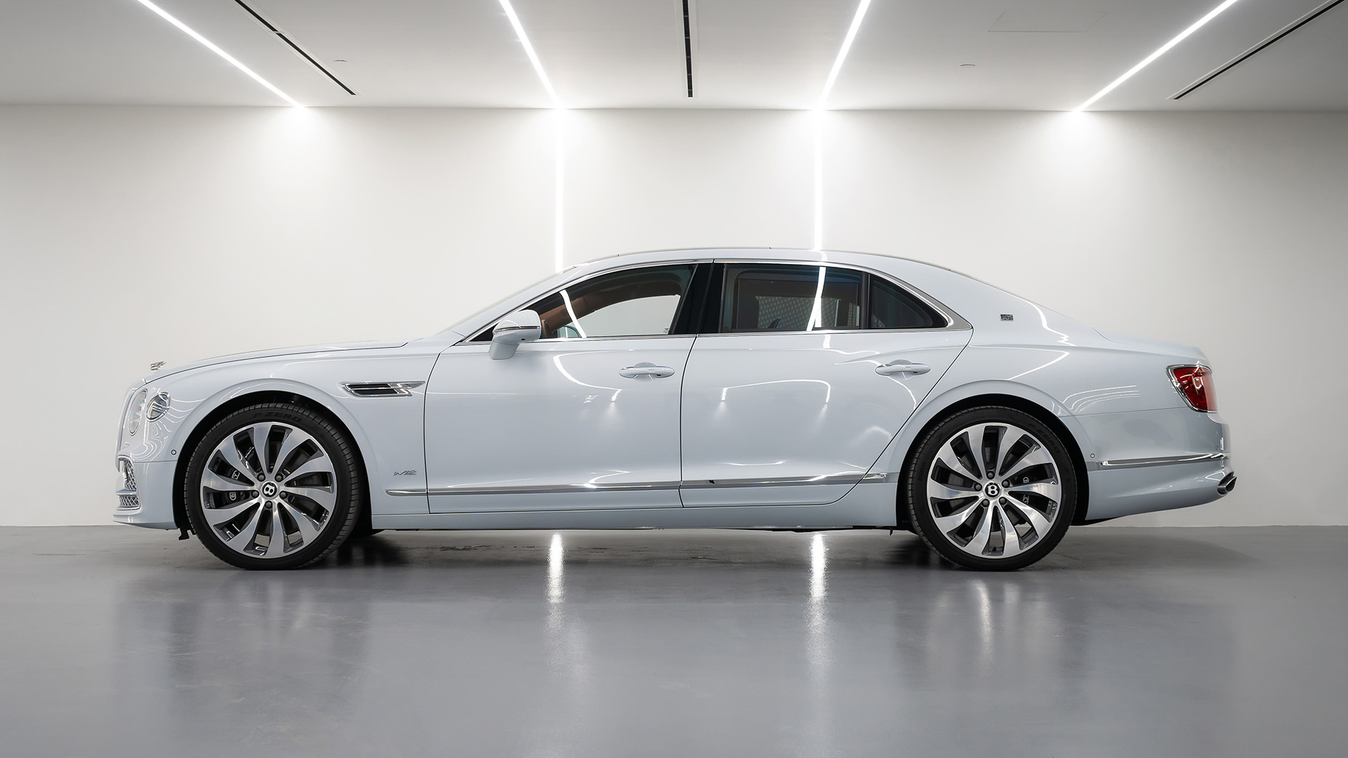 Rent Bentley Flying spur WHITE 2023 in Dubai , UAE 