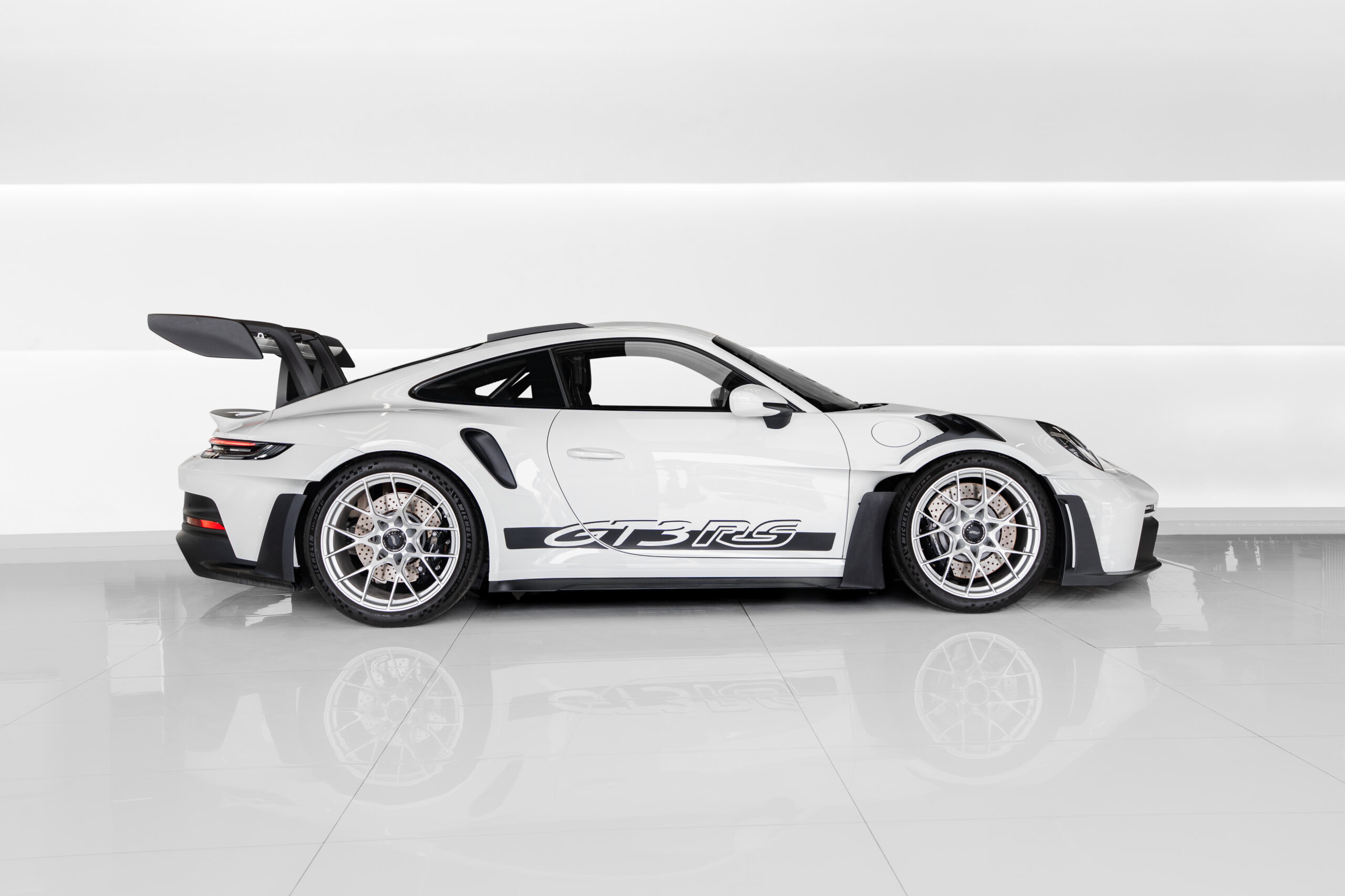 Rent Porsche 911 GT3 RS WHITE 2025 in Dubai , UAE 