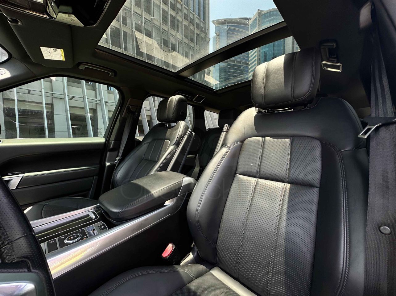 Rent Sport RED 2022 with chauffeur in Dubai , UAE 