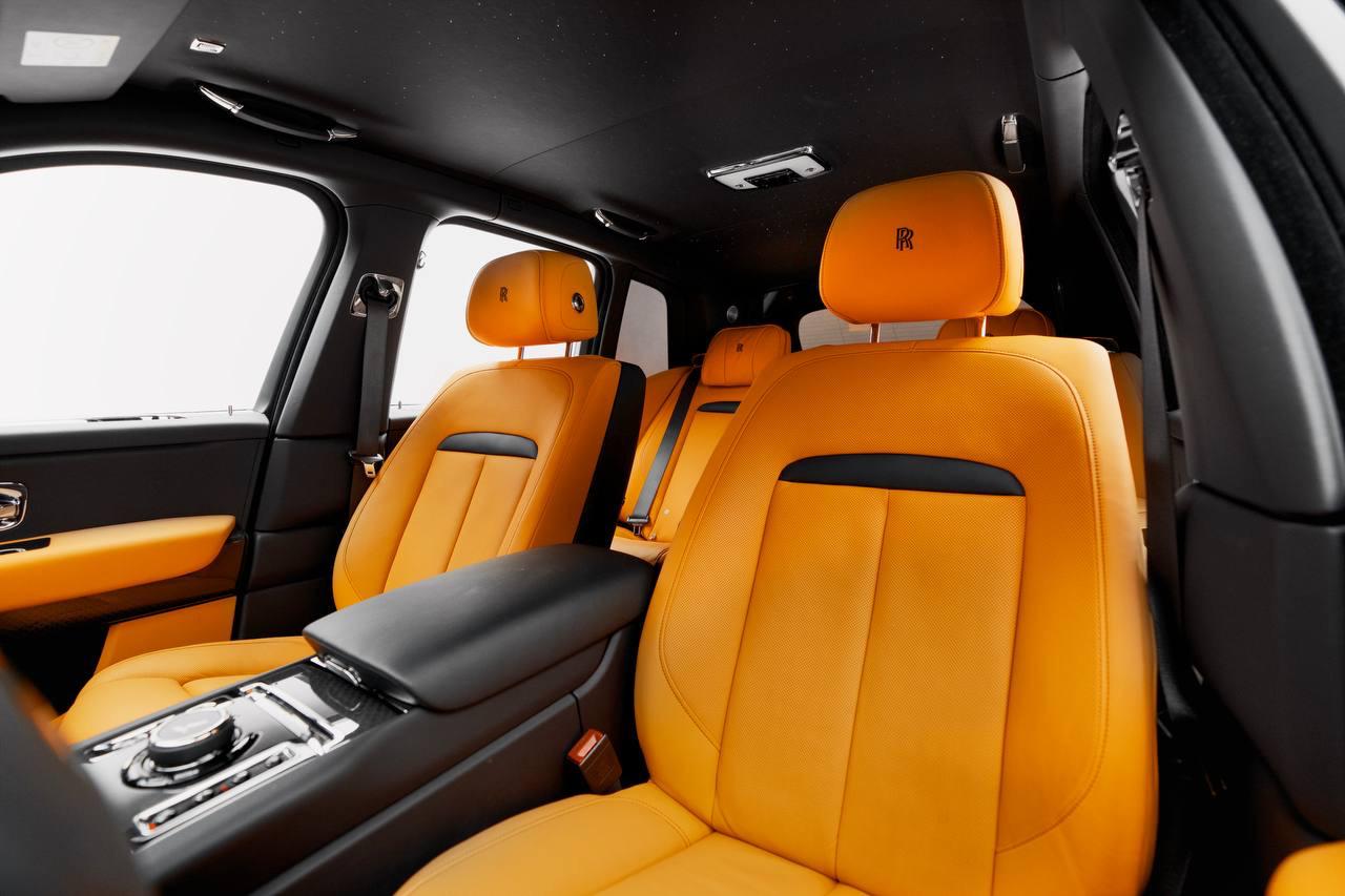 Rent Cullinan BLACK 2023 with chauffeur in Dubai , UAE 