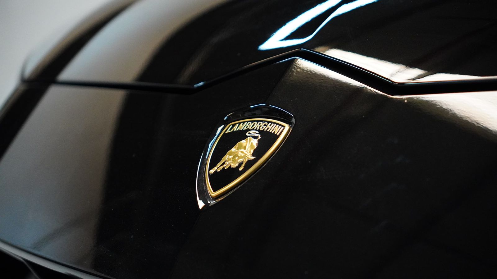 Rent Lamborghini Urus BLACK 2023 in Dubai , UAE 