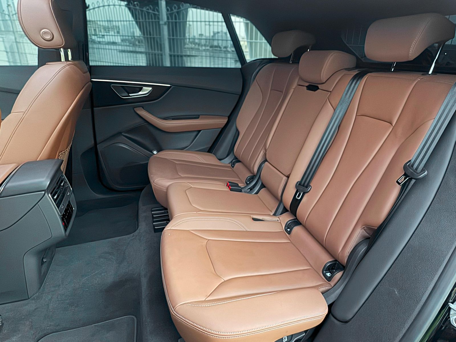 Rent Audi Q8 BLACK 2025 in Dubai , UAE 