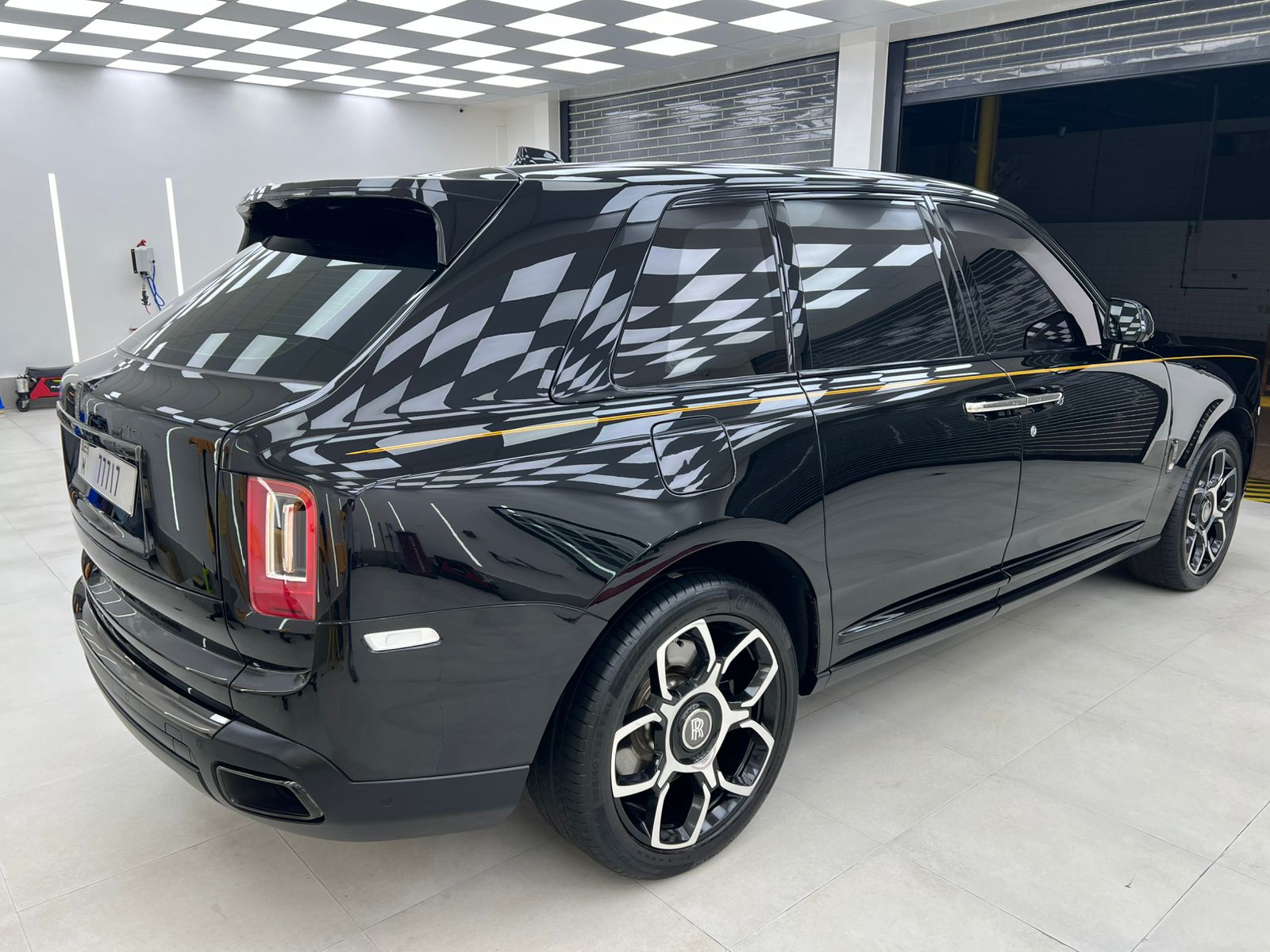 Rent Cullinan BLACK 2024 with chauffeur in Dubai , UAE 