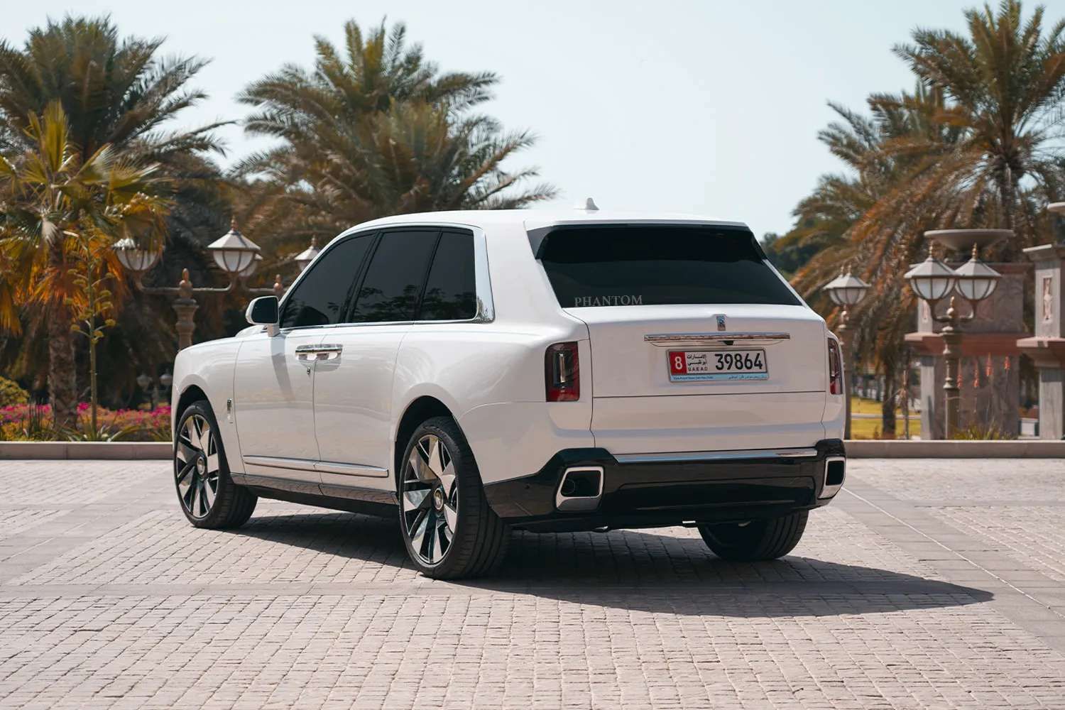 Rent Cullinan WHITE 2025 with chauffeur in Dubai , UAE 