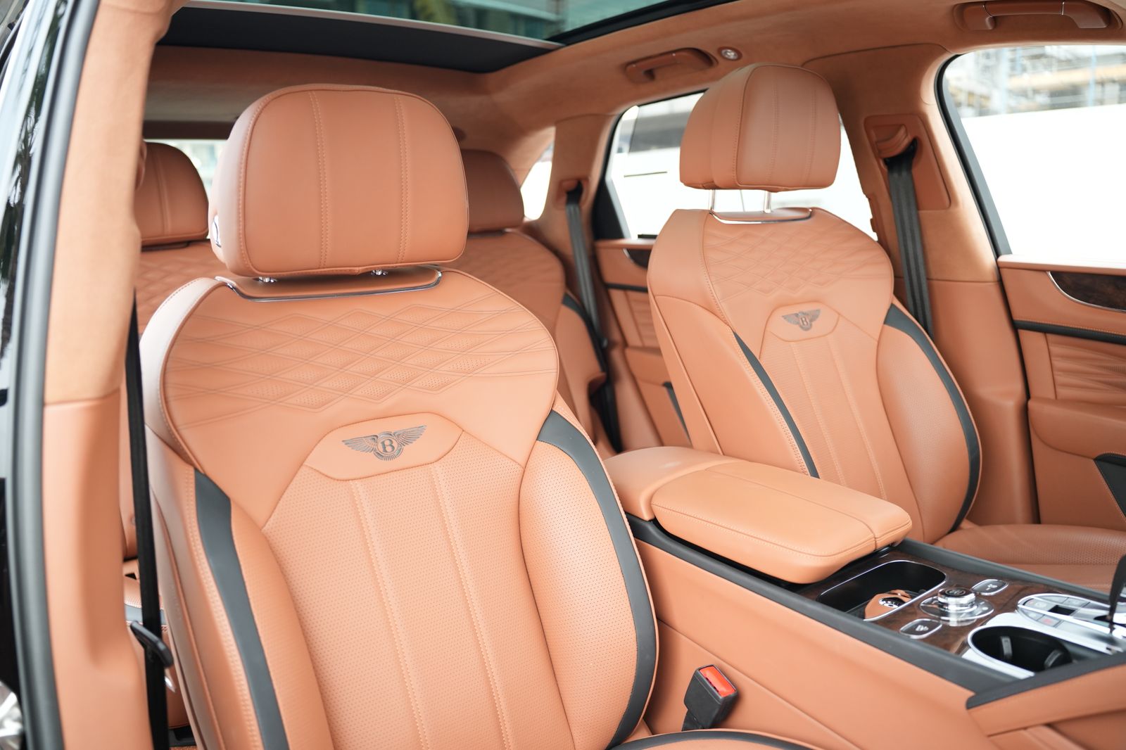 Rent Bentley Bentayga BLACK 2024 in Dubai , UAE 