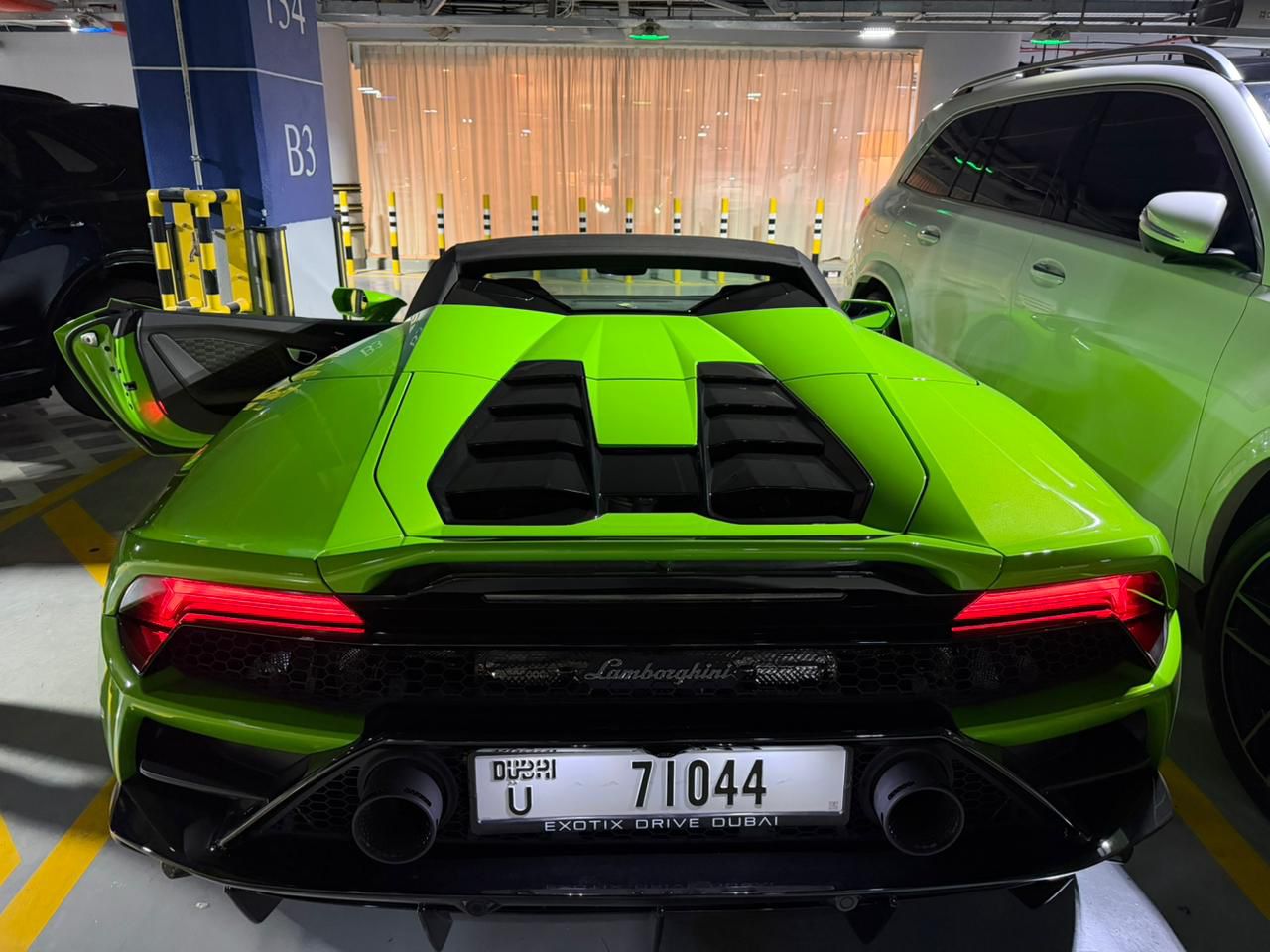Rent Lamborghini Huracan GREEN 2024 in Dubai , UAE 