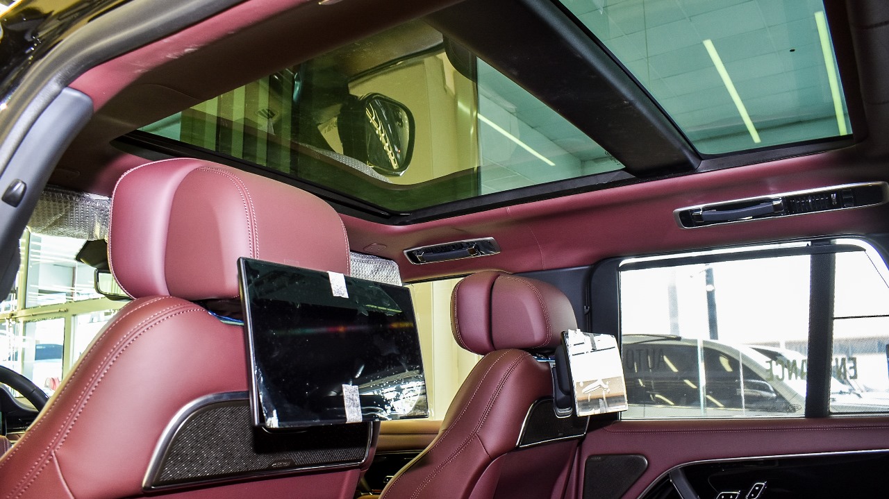 Rent Range-Rover Vogue BLACK 2024 in Dubai , UAE 