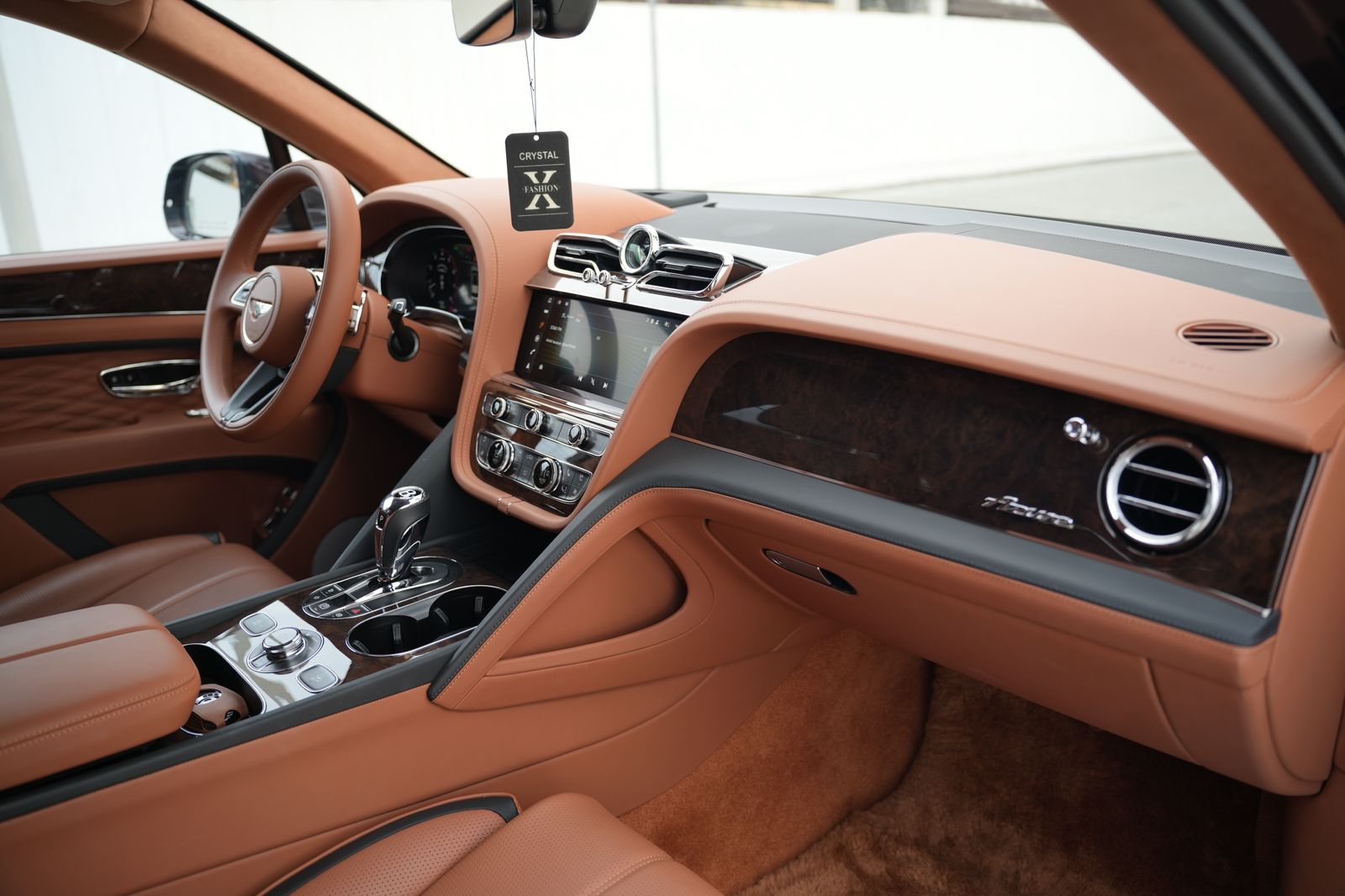 Rent Bentley Bentayga BLACK 2024 in Dubai , UAE 