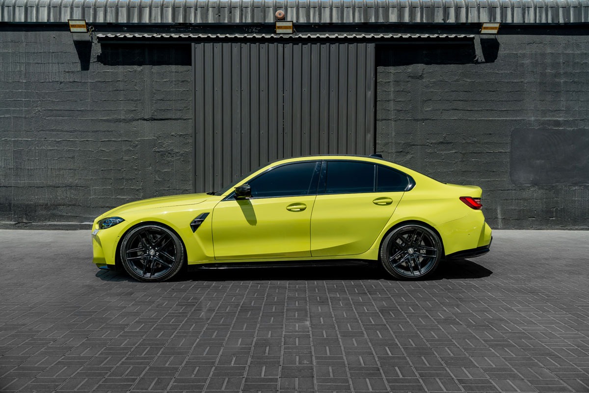 Rent Bmw Series m GREEN 2023 in Dubai , UAE 