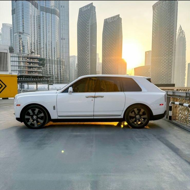 Rent Rolls-Royce Cullinan WHITE 2024 in Dubai , UAE 