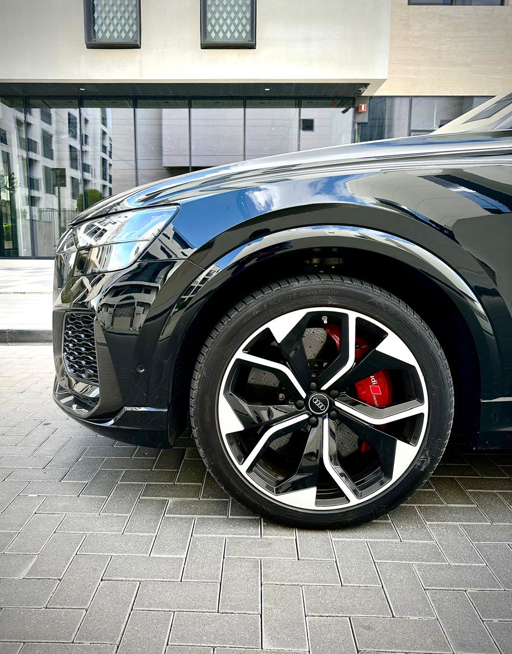Rent Audi Rsq8 BLACK 2023 in Dubai , UAE 